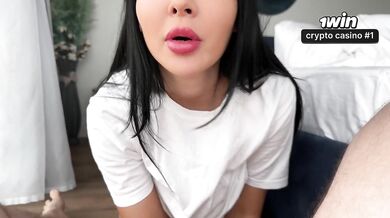 My Step Mom Without Panties Tricked me to Cum in Her Pussy