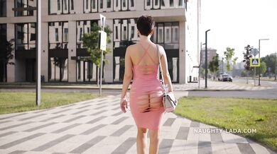 I cut my dress and went for a walk around the city