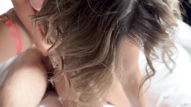 Husband cums in wife's mouth while his friend inseminates her pussy / CIM Hotwife