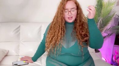 sweaty ass cheating MILF takes Impregnation Creampie in the gym locker room