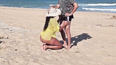 FUCKING SUCKING AT BEACH