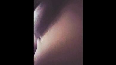 SEXO DURO EN LA OSCURIDAD. SONIDO DE VAGINA MUY MOJADA Y RICOS GEMIDOS. LA VERGA GRANDE DE MI ESPOSO ME PONE MUY CALIENTE
