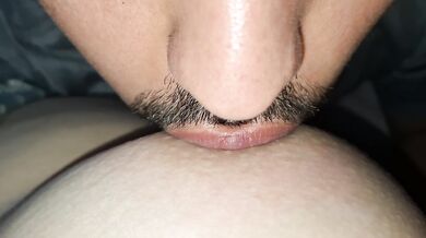 Los ricos pechos de la hermana de mi amigo