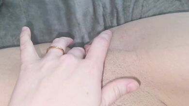 HD wet milf pussy close up
