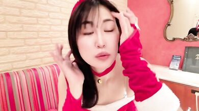 The second Christmas episode will be longer than usual Let's eat cake together and do something naughty. I masturbated a lot with the ripping machin