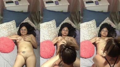 Two lesbian girls fuck each other's pussies
