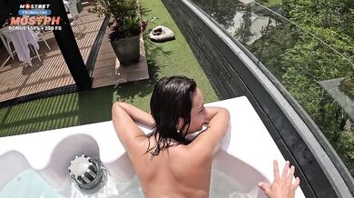 I FUCK my NEXT DOOR NEIGHBOR in my jacuzzi. Immersive POV experience with SHIRLEY MUSK