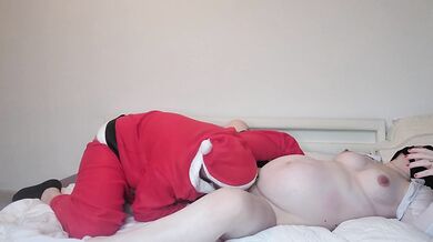 Reel femme enceinte 8 mois le pere noel s occupe de moi jadore