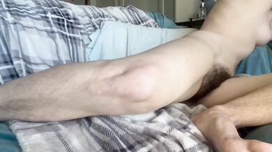 Creamy solo squirt on the couch