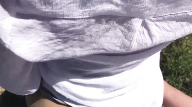 Teen girl diosaera cum at the same time with her partner and squirt like a