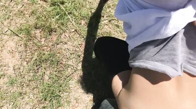 Teen girl diosaera cum at the same time with her partner and squirt like a
