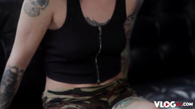 Tattooed Babe Lysagna Del Ray Shows Her BTS Erotic Performance