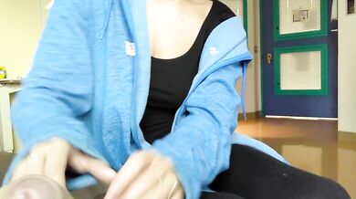 Hospital visitors give a quick blowjob, horny teen.