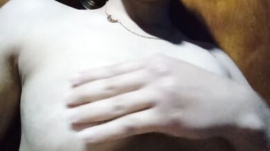 I am very horny who wants to play