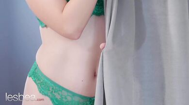 Lesbea Lilly Bella facesitting lesbian orgasm with redhead girlfriend