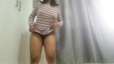 PERVERT STEPMOTHER MASTURBATES AND WANTS TO FUCK AND HAVE THE COCK INSIDE HER PUSSY
