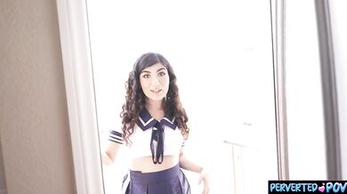 Pregnant student Nikki Slick seduces professor