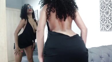 2 dresses to seduce my neighbor
