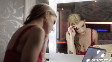 Naughty Bombshell Octavia Red Gives An Enjoyable Pussy Pounding Show