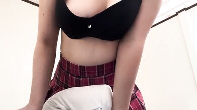 BABE LATINAHow i masturbate on a table crossing legs?OnlyFans:studentwhoneedsmoney