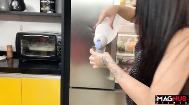 Extreme squirting orgasm with two dicks - Free