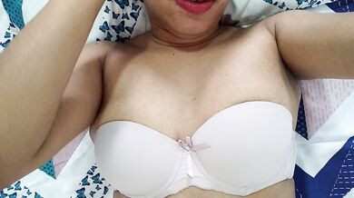 DELICIOUS MASTURBATION AND BRUNETTE MOANS VERY RICH THAT WET AND TIGHT PUSSY