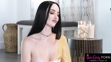 Truth or Dare Editon: Millie Morgan, Octavia Red, Violet Voss Cumming Together on Halloween