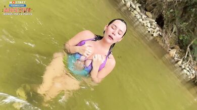 Hard FUCK with big CUMSHOT in public place outdoors
