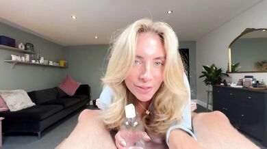 BRITISH SLUT 'bonnie blue' Gives HAPPY ENDING - Bonnie Blue x Danny D