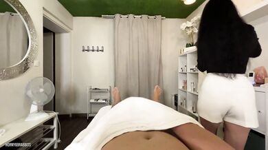 Masseuse with big tits did a happy ending massage and swallowed cum