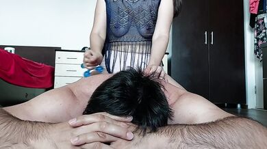 Sexy Latina gives a man a hard massage.Hot brunette, hard massage, big ass, hairy pussy.
