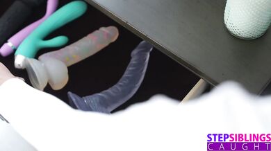 Cum Hungry Stepsis Bianca Bangs convinces Stepbro her Big Dick Fetish is worth It -S26:E5