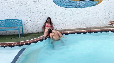 THE NEIGHBOR LEAVES HER HUSBAND AT HOME TO FUCK THE FIRST SEE IN THE POOL