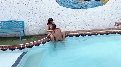THE NEIGHBOR LEAVES HER HUSBAND AT HOME TO FUCK THE FIRST SEE IN THE POOL
