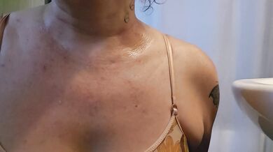 SOLO PRETTY FEMALE MILF DRESSING DOWN NAKED HAPPY EXCITED BLONDE HAIR BOOBS BUTT