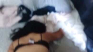 Le rompo el culo con nalgadas a cuñada mientras el no está