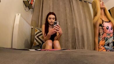 Hot and Sexy Mini Golf Girls Contest in a Handjob Challenge to make a cock Cums first Game