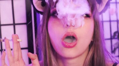 SMOKING HOT KITTY BLAZES GETS HIGH AF
