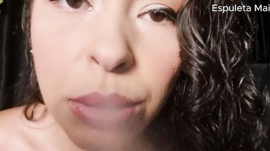 Gostosa brasileira fumando gostoso - Smooking Fetish - Espuleta