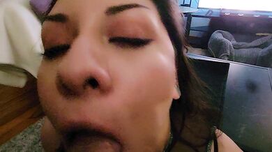 Venus Violett Uses Her Wet Mouth to Give Lucky Guy Sloppy Head