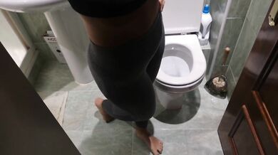 I fuck the housewife for money when my wife was away