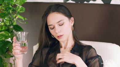WOWGIRLS Gorgeous model Leona Mia showing us her wet pussy in this hot solo video