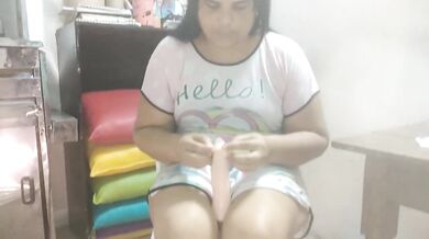 My husband goes to work leaves me very hot I masturbate until I do squirt