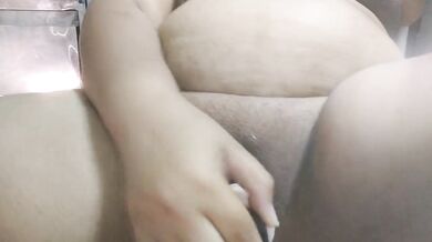 My husband goes to work leaves me very hot I masturbate until I do squirt