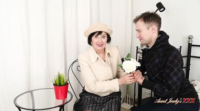 Aunt Judy's XXX - Hairy Mature Stepmom Minia Rewards Her Stepson for Bringing Her Flowers