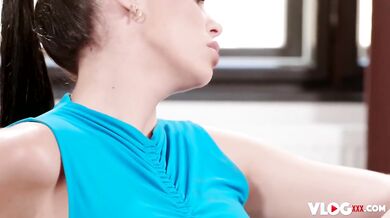 Brunette Babe Sapphire LaPiedra Pussy Roughly Stretched