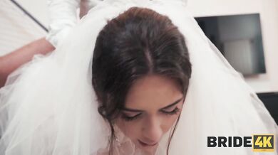 BRIDE4K. This bride's natural body turned everyone on