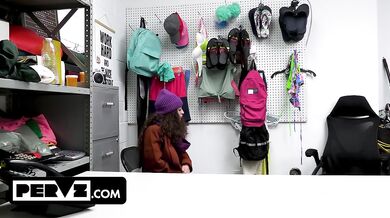 Shoplifter Teenie Gets Caught Stealing Makeup On Christmas - Shoplyfter