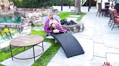 Surprising My Wife with a Monster Cock To Get On Her Good Side - Andi Avalon