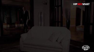 Hot Pinup Beauty Can't Wait For Passionate Sex - VIP SEX VAULT